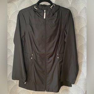 💸$7 bundled- 3 for$21 SALE💸 
Black Water Resistant Jacket